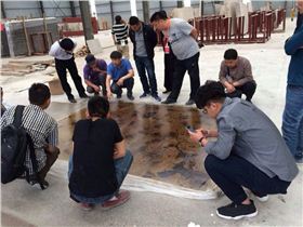 金潤(rùn)張老師為大家講解仿古地坪施工工藝
