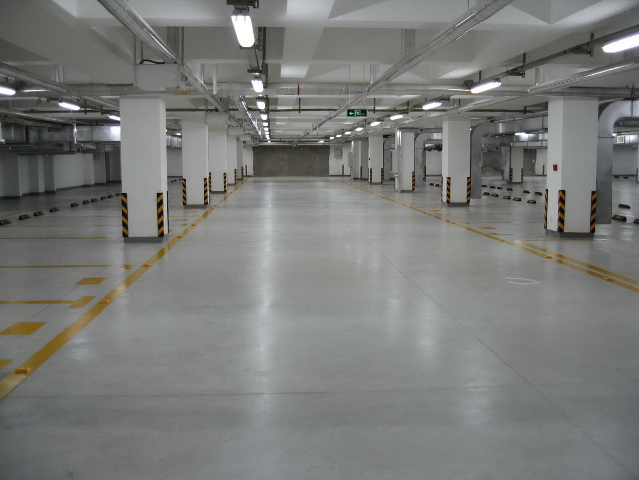 新完成的環(huán)氧地坪